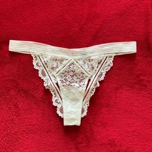 NWT VS XS or  Small Sexy Cheekini Panty